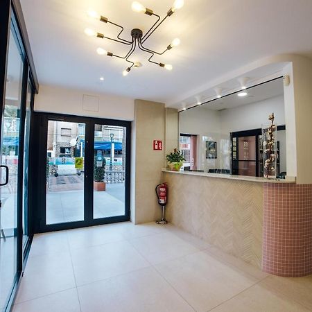 Apartamentos Palm Court Benidorm Luaran gambar